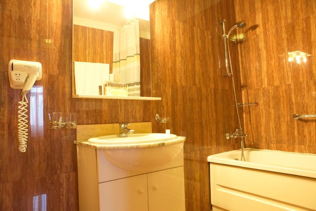 Отель Phoenicia Grand Hotel Бухарест-76