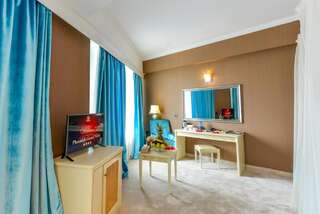 Отель Phoenicia Grand Hotel Бухарест Улучшенный двухместный номер с 1 кроватью с балдахином-1