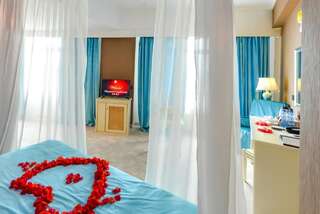 Отель Phoenicia Grand Hotel Бухарест Улучшенный двухместный номер с 1 кроватью с балдахином-2
